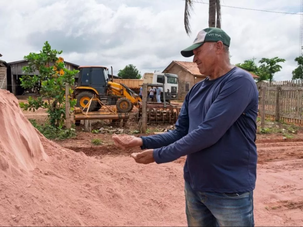 Produtores rurais de Cacoal e Machadinho recebem calcário para melhoria do solo