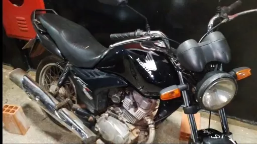 Polícia Militar Recupera Motocicleta Furtada em Cacoal e Detém Dois Suspeitos de Recepção