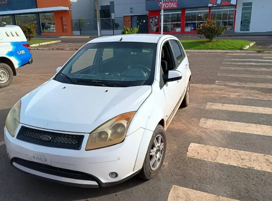 Polícia Pende Suspeito e Recupera Carro Roubado com Drogas em Cacoal