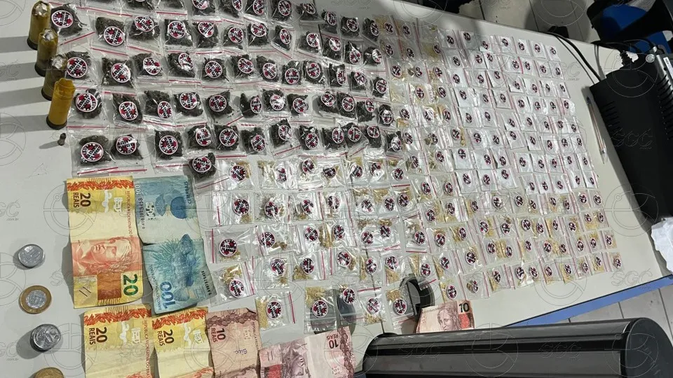 Adolescente é Apreendido com 214 Porções de Drogas em Condomínio Orgulho do Madeira