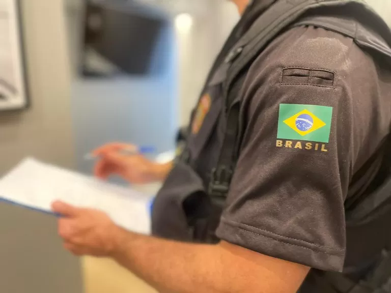 Polícia Federal Desmantela Esquema de Fraude com Documentos Falsos de Servidores Públicos em Rondônia