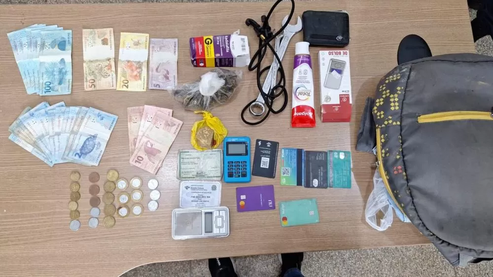 Polícia Militar Prende Suspeito de Tráfico de Drogas em Bar de Espigão do Oeste