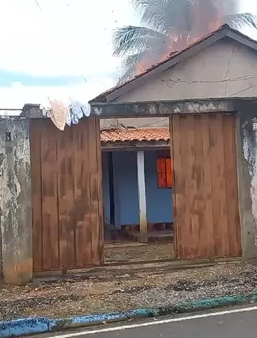 Vídeo: Homem é Preso por Incêndio e Envolvimento em Tráfico de Pessoas em Rondônia
