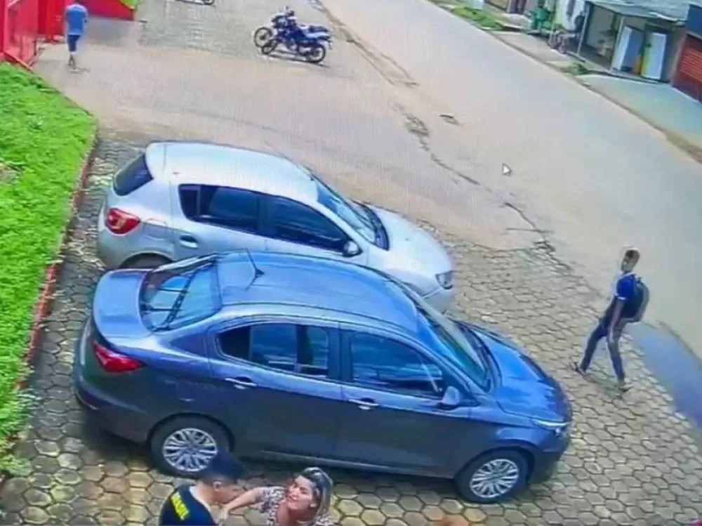 Vídeo: cabo da PM resgata recém-nascida presa em veículo em Rondônia