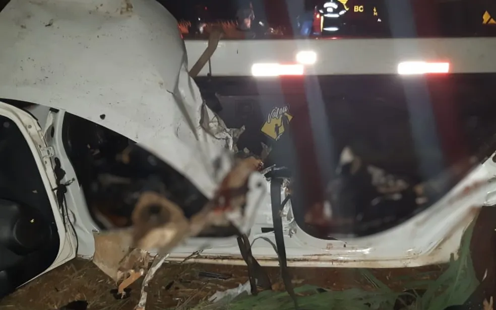 Colisão Frontal Entre Amarok e Ônix Mata Quatro Membros da Mesma Família