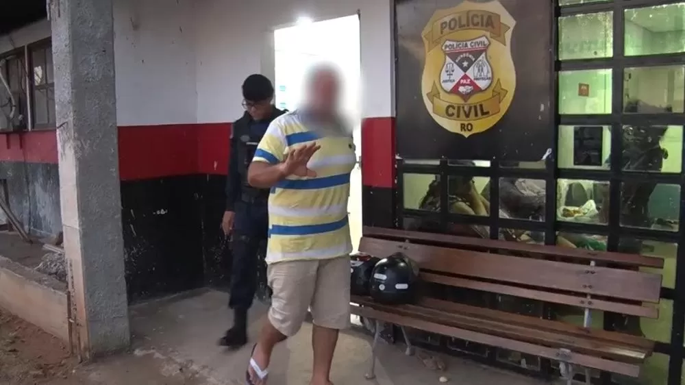 Vídeo: Homem é preso em flagrante após furtar produtos alimentícios em loja de Cacoal