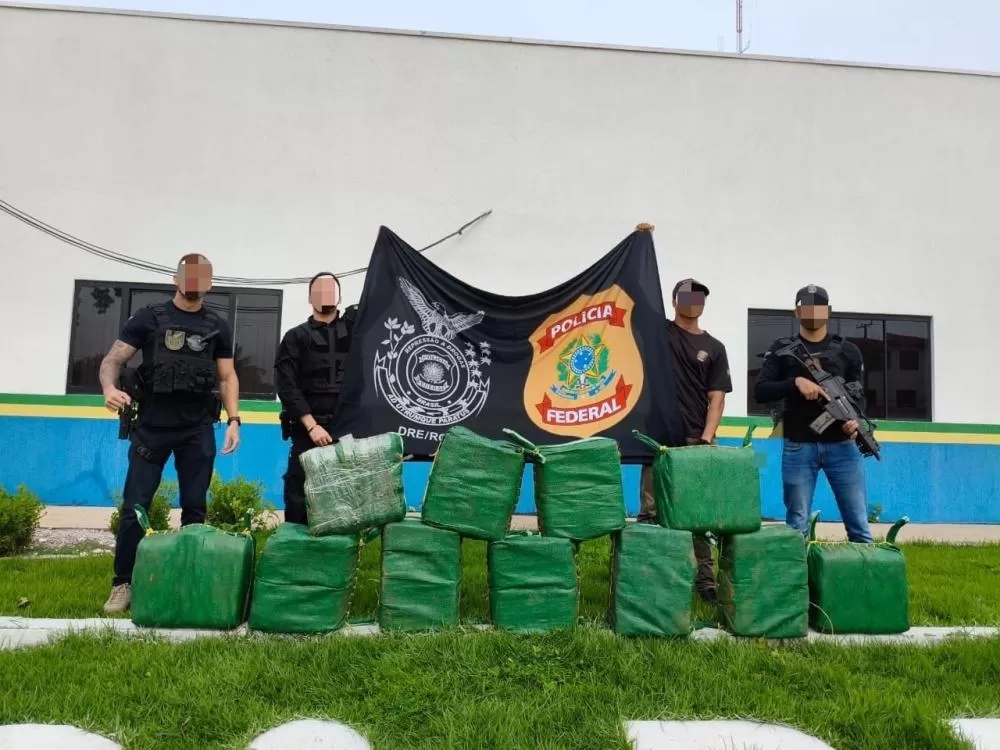 Polícia Federal e PM/RO Prendem Duas Pessoas e Apreendem 350 kg de Cocaína 