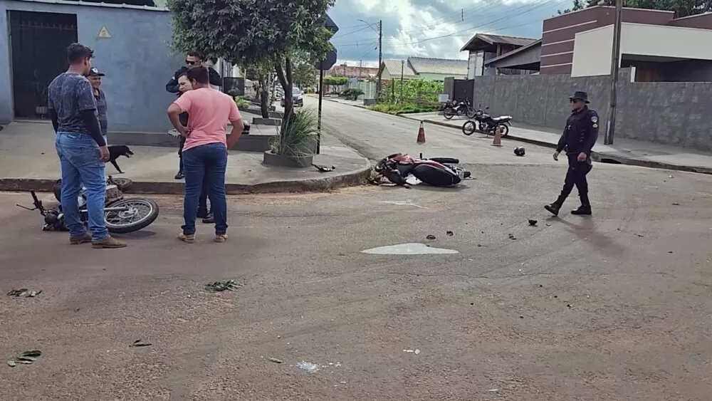 Duas Pessoas Ficam Feridas Após Colisão Entre Motocicletas no Bairro Vista Alegre em Cacoal