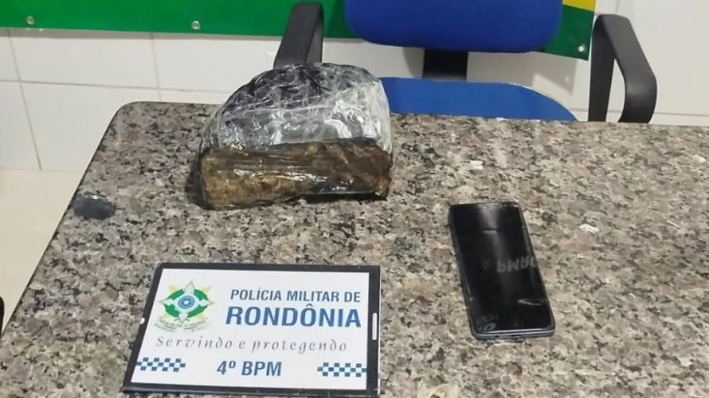 Jovem é Preso com Meio Quilo de Maconha Enterrado no Quintal em Cacoal