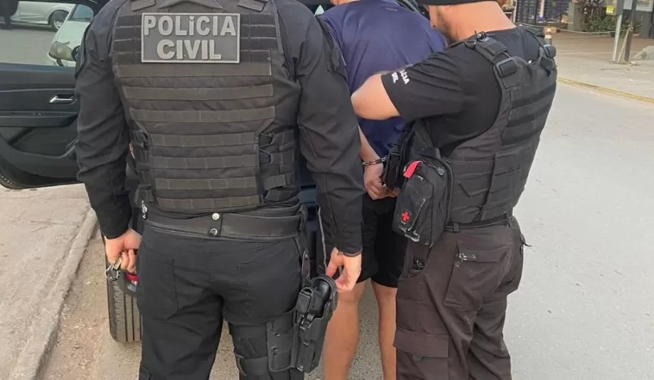 Professor de Escolinha de Futebol é preso no Aeroporto Marechal Rondon por estuprar alunos