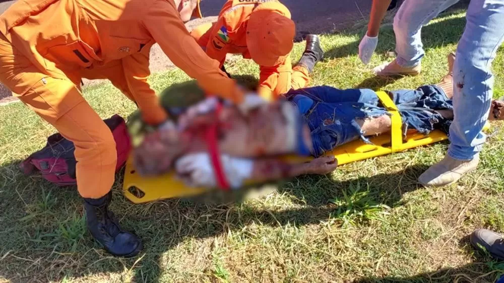  Idoso Fica em Estado Grave Após Ser Atropelado por Caminhão na BR-364 em Cacoal