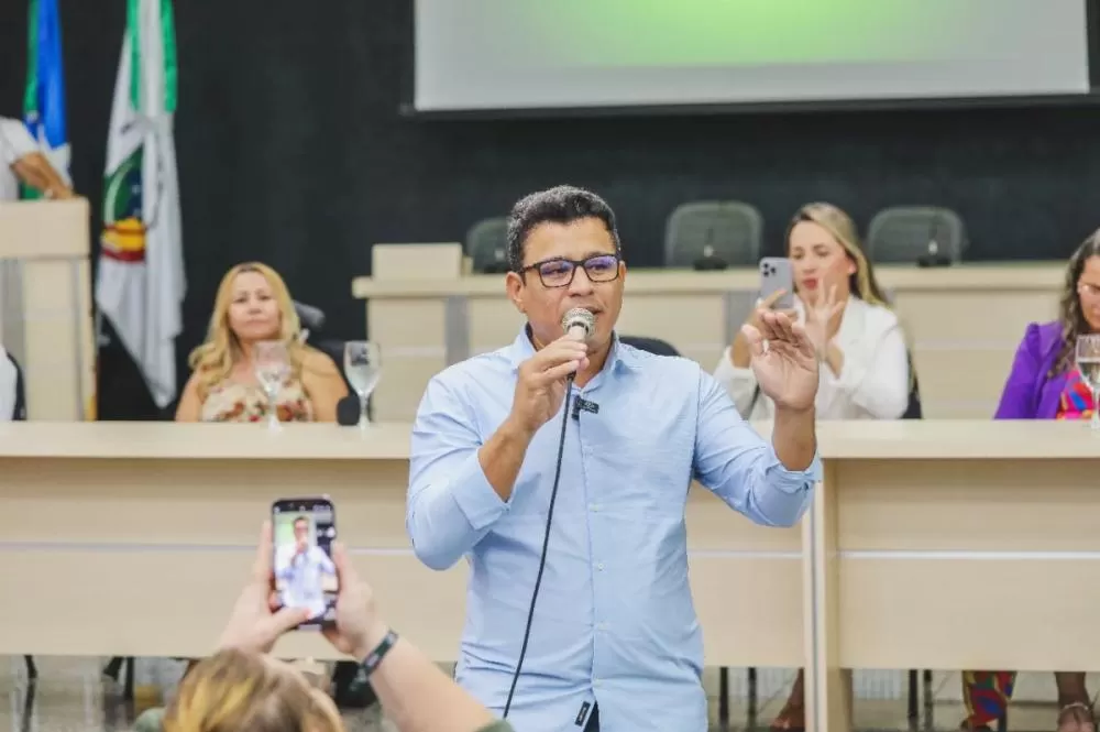 Prefeito Adailton Fúria de Cacoal é Alvo de Polêmica por Licitação de Salgadinhos de R$ 935 Mil e Ataques da Imprensa nas Vésperas das Eleições 2026