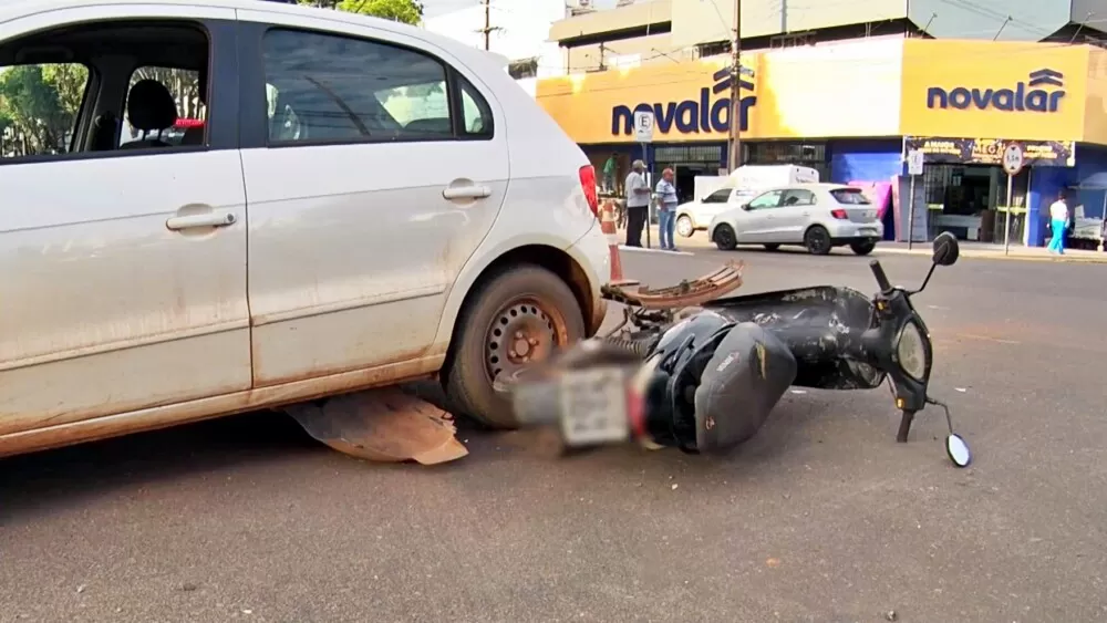 Acidente em Cacoal: Carro Avança Preferencial e Atropela Motociclista na Avenida Porto Velho