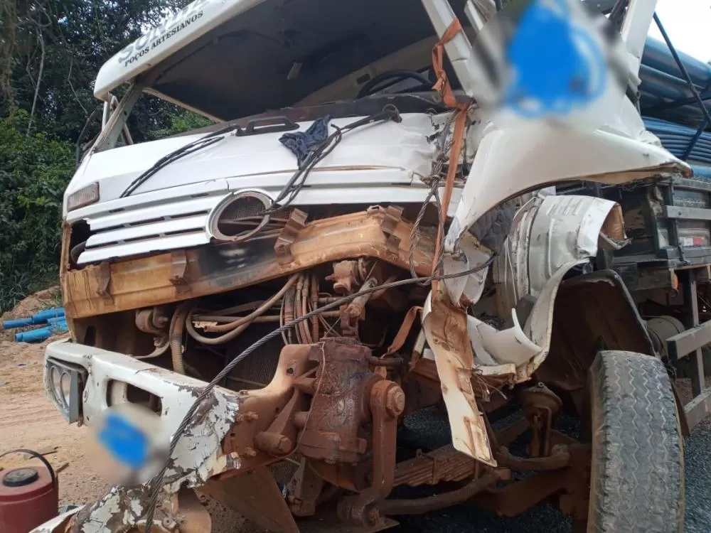 Grave Acidente Envolve Dois Caminhões em Rondônia: Motorista Fica Ferido Após Perda de Freio