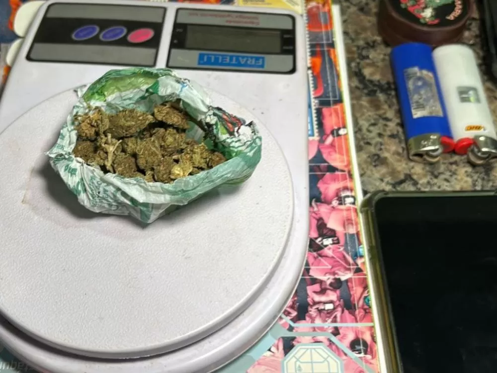  Polícia flagra suspeitos com drogas em quadra esportiva de Cacoal e apreende menor