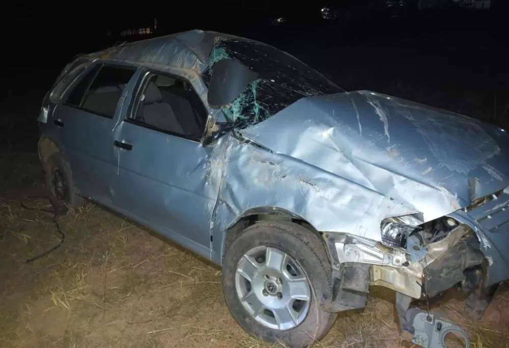 Veículo Capota Após Perder Controle na Rua Parnaíba, em 