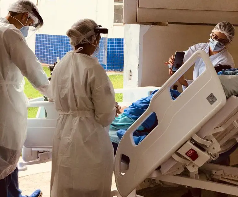 Vídeo: Golpistas se passam por médicos e tentam extorquir familiares de pacientes na UTI do Hospital Regional