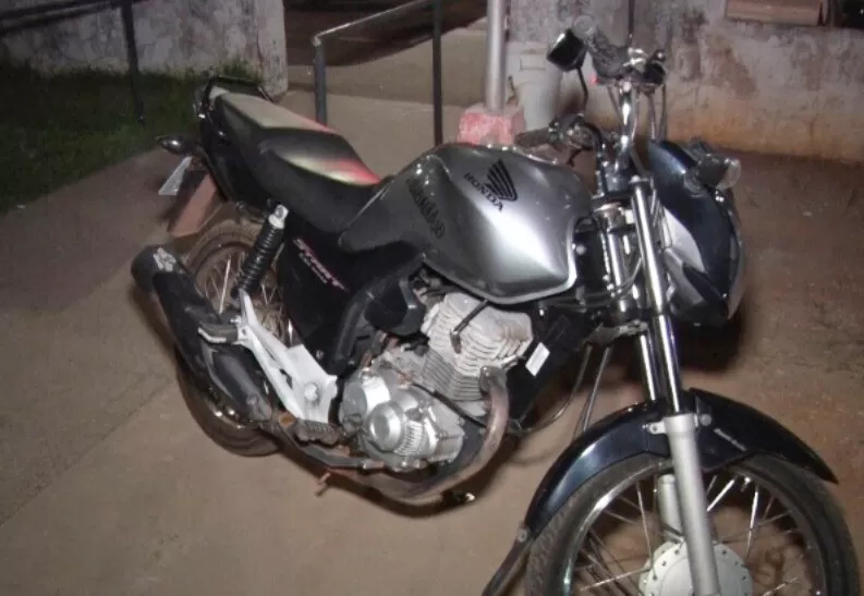 Trio é preso por tráfico em operação policial em Cacoal; PM apreende moto usada em “Delivery de Drogas”