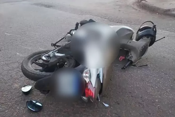 Acidente em Cacoal: Mulher Sem CNH Cai de Moto ao Passar por Quebra-Molas na Avenida Primavera