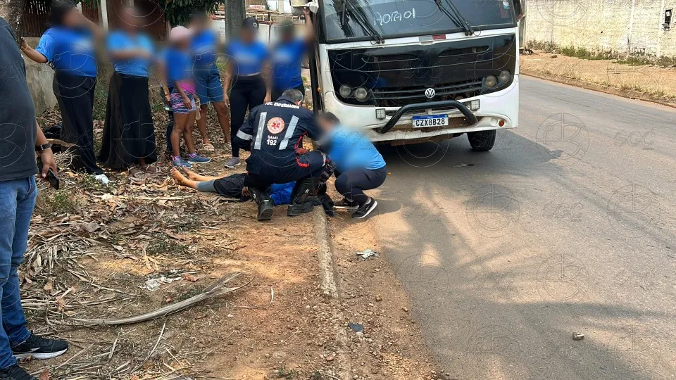 Jovem 'Formiguinha' de Candidata é Atropelada ao Descer de Ônibus em Porto Velho