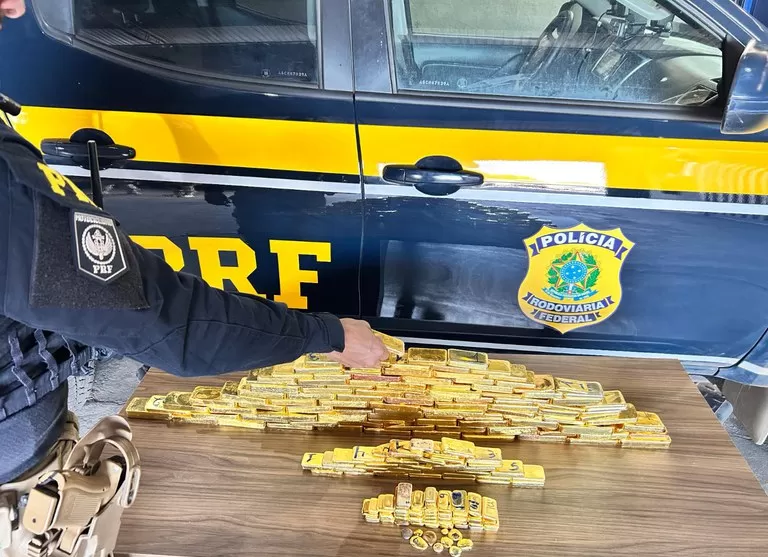 PRF realiza maior apreensão de ouro da história no Brasil: 103 kg avaliados em mais de R$ 60 milhões são confiscados em transporte ilegal