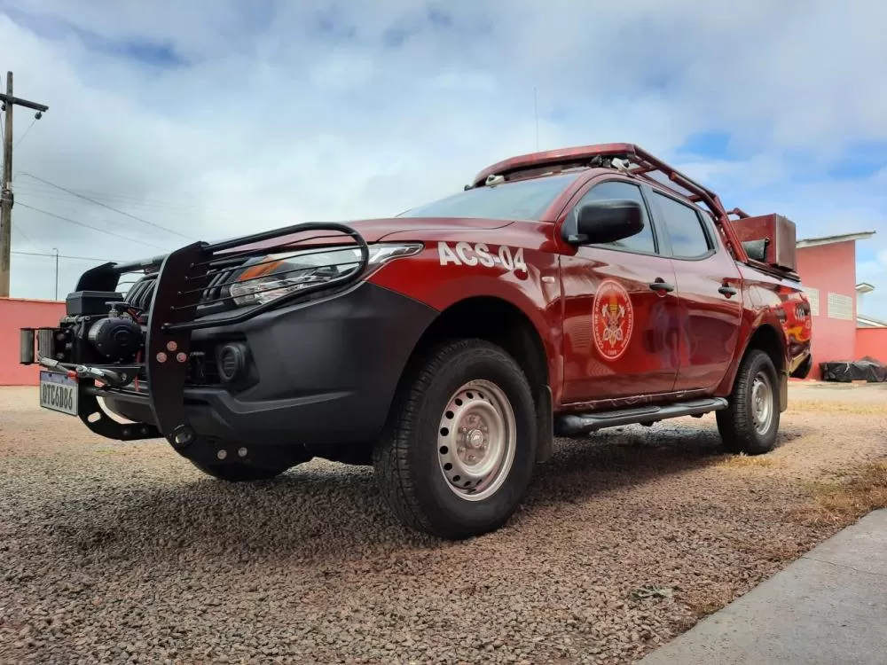  Incêndio em Terreno Baldio na Avenida Cuiabá Assusta Moradores em Cacoal após chamas se espalharem rapidamente 