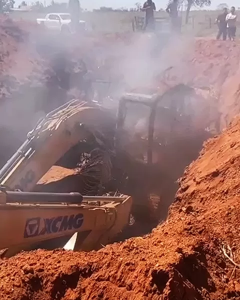Vídeo: Governo Federal através do Instituto Chico Mendes Incendeia Máquinas na Fronteira de Rondônia com Mato Grosso utilizadas por Trabalhadores da Região