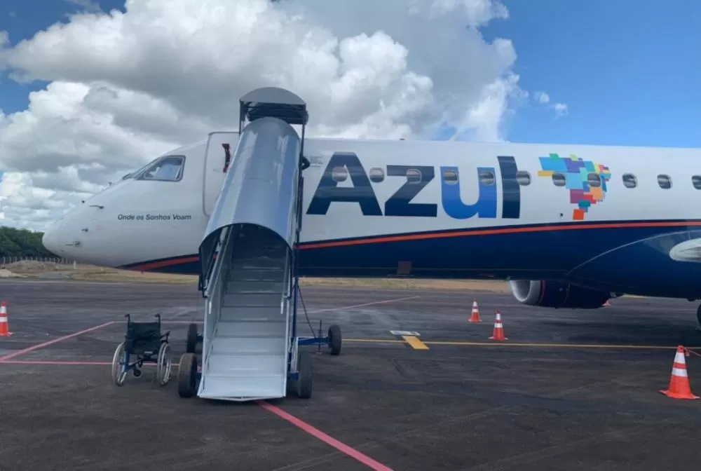 Azul encerra Operações em 14 Cidades e Choca Passageiros com Corte de Voos Regionais — Impacto atinge Norte, Nordeste e Sul