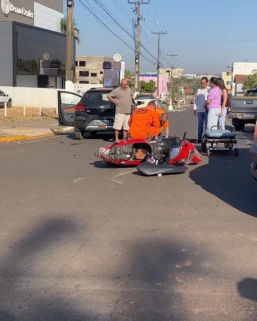 Duplo acidente em Cacoal: Caminhão Foge Após Batida, Mulher Persegue Invade Preferencial e Provoca Novo Acidente 