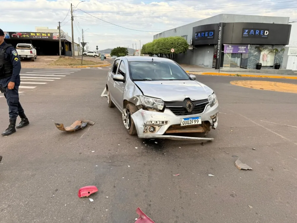Alta Velocidade e Fuga: Motociclista Causa Acidente em Cacoal e Abandona Motocicleta na Rotatória da Avenida Belo Horizonte 
