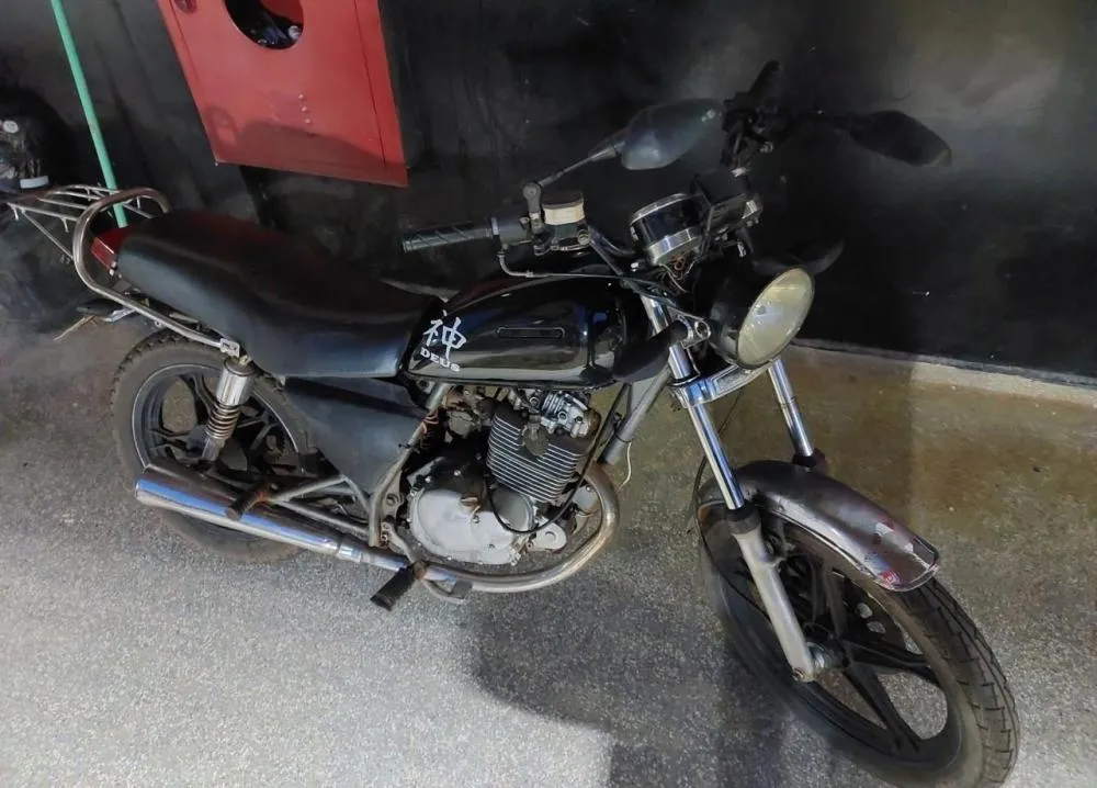 Ação Rápida do 4º BPM em Cacoal Recupera Moto Furtada no Hospital Municipal em Suspeita de Comércio Ilegal