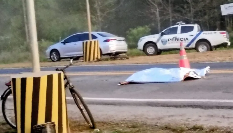 Acidente Trágico na BR-364: Em Vídeo Ciclista é Atropelado por Caminhonete e Morre na Hora em Ji-Paraná na saída de Ouro Preto