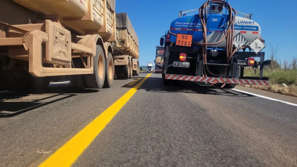 Trânsito Lento e Filas na BR-364 em Cacoal e Região: Sistema Pare e Siga é implantado durante Obras da Nova 364 Concessionária de Rodovia