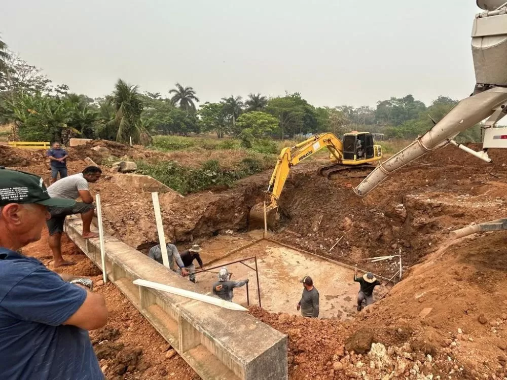 Cirone acompanha obras na Uirapuru, em Cacoal