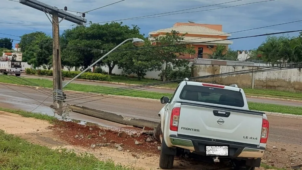 Índices de Acidentes: Colisões com Postes de Energia Dobram em Rondônia e Deixam Milhares sem Luz