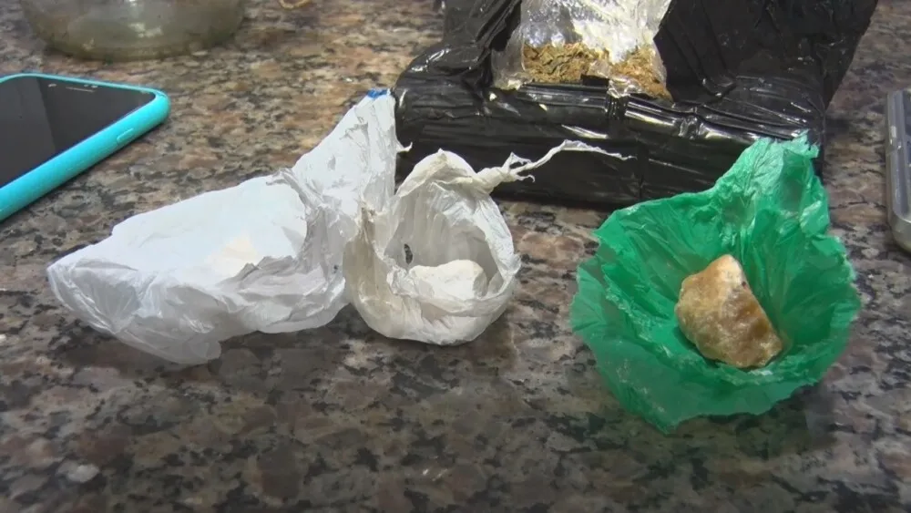 Denúncia e Prisão em Flagrante Leva PM a Estourar Boca de Fumo em Chácara de Cacoal: Crack, Cocaína e Maconha Apreendidos!