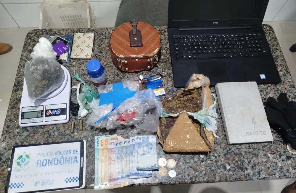 Operação da PM em Cacoal desmantela ponto de tráfico e recupera objetos furtados: drogas estavam escondidas em chiqueiro