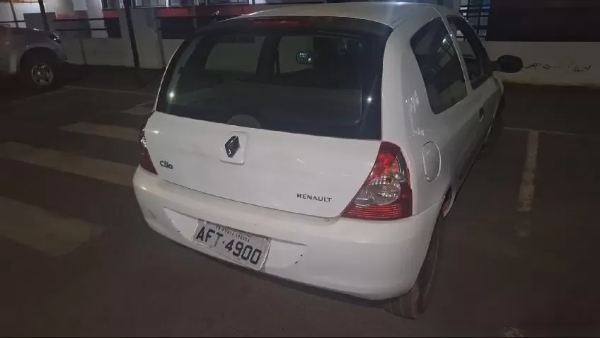 Carro Furtado no Paraná é Encontrado Abandonado em Cacoal