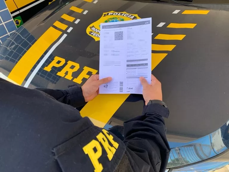 PRF apreende bebidas sem notas fiscais em Pimenta Bueno