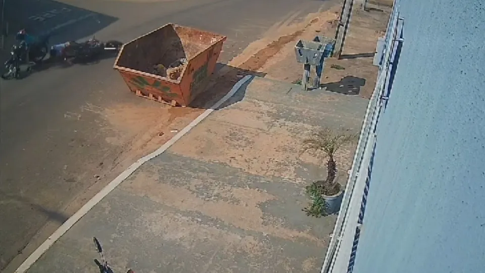 Vídeo: Motociclista fica gravemente ferido após colisão na zona sul de Porto Velho