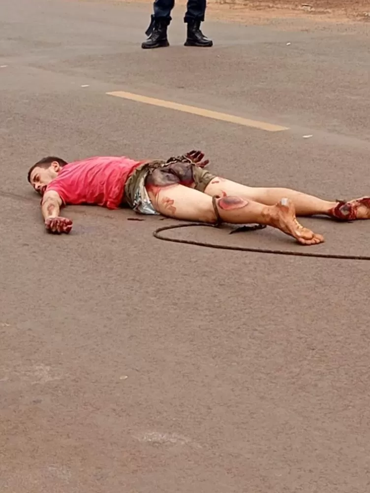 Vídeo: Jovem é arrastado e esfolado vivo após suspeita de tentativa de roubo de cavalo