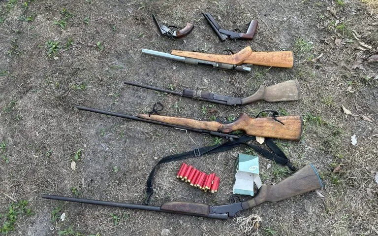 Polícia Ambiental Prende Caçador com Armas, Ovos de Jacaré e Animais Silvestres em Operação em Rondônia