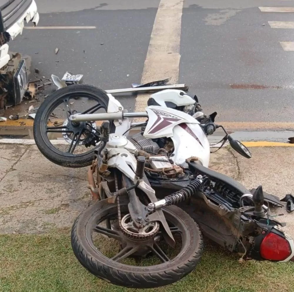 Fuga Imprudente Causa Acidente Horrendo e Deixa Servidor Gravemente Ferido 