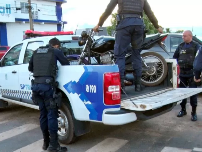 Três Suspeitos São Detidos por Furto de Motocicleta em Cacoal no Village do Sol