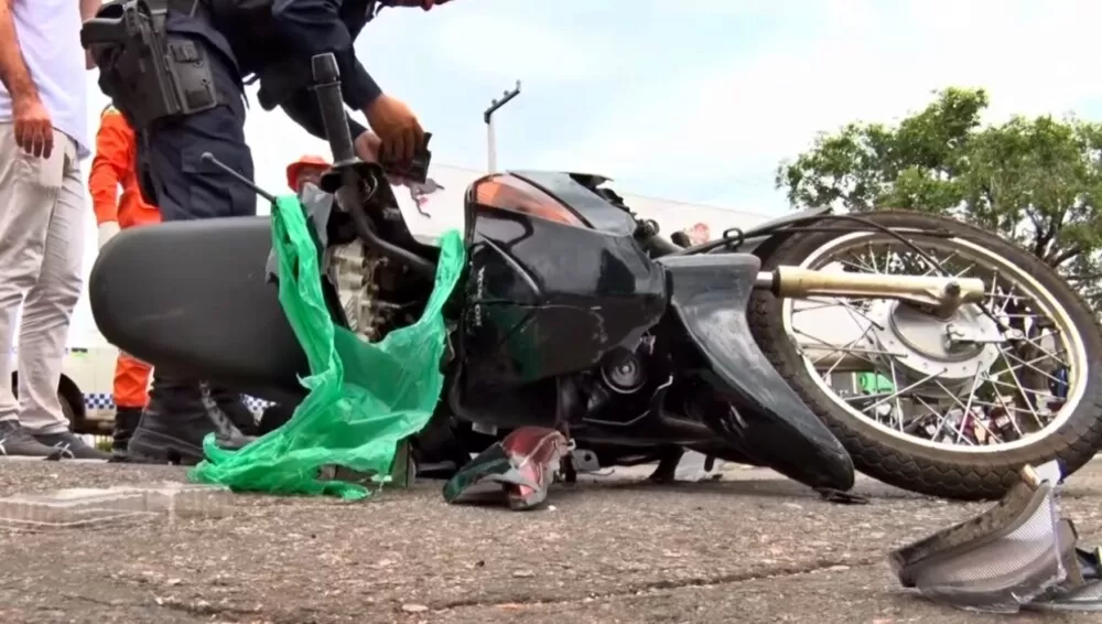 Cacoal: Mulher Fica Ferida em Colisão Entre Moto e Carro no Semáforo de Belo Horizonte com Castelo Branco