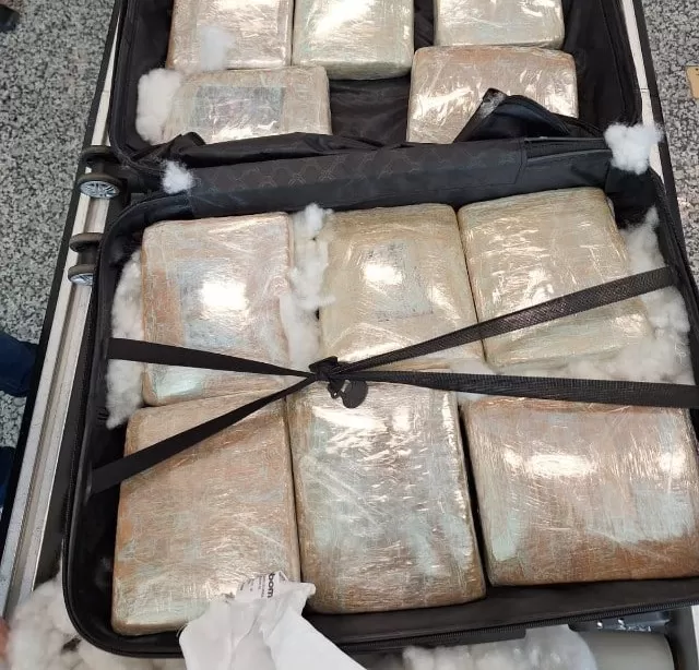Mulher é presa no Aeroporto de Porto Velho com mais de 11 Kg de Maconha