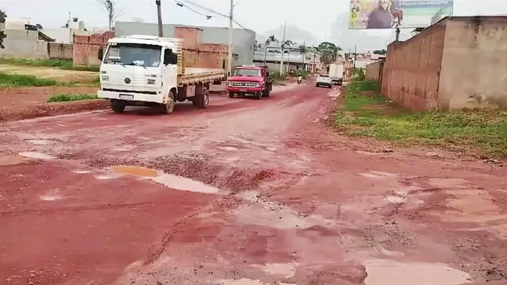 Obras na Rua Uirapuru em Cacoal, Orçadas em Mais de R$ 3 Milhões, Estão Paradas e Prejudicam Motoristas
