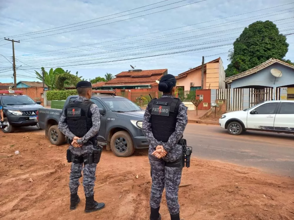 Polícia Militar Recupera Celulares em Cacoal Durante Abordagem de Veículo Com Pneu Furado