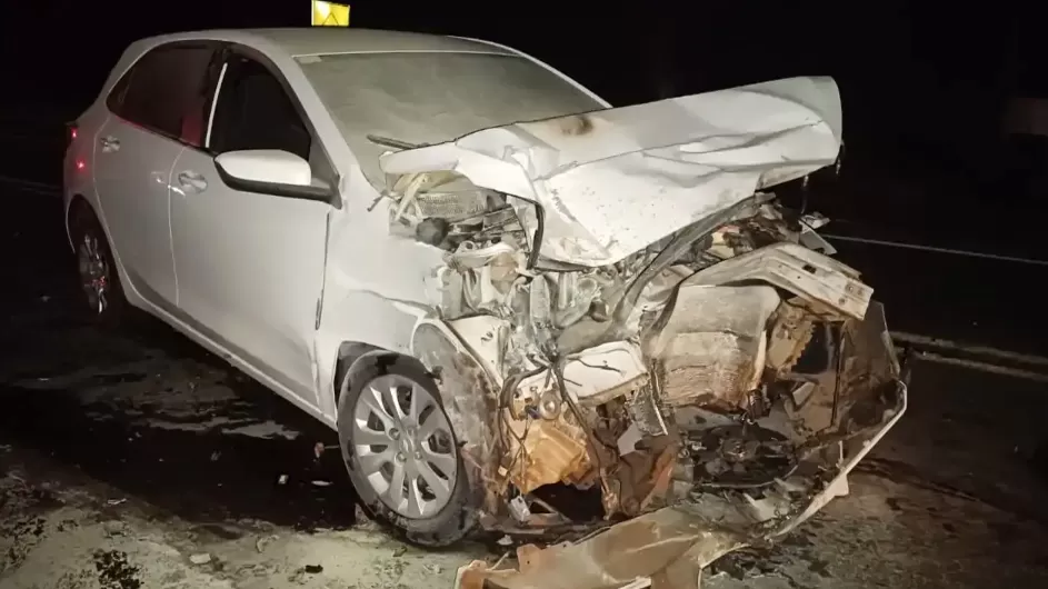 Colisão Violenta na BR-364, Causa Incêndio em Veículo e Deixa Motorista Ferido