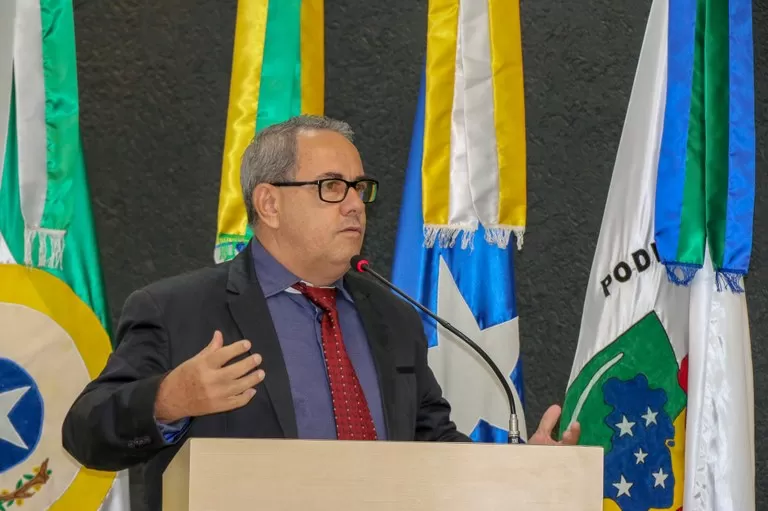 Valdomiro Corá Anuncia Inelegibilidade e Substituição por Filha em Áudio